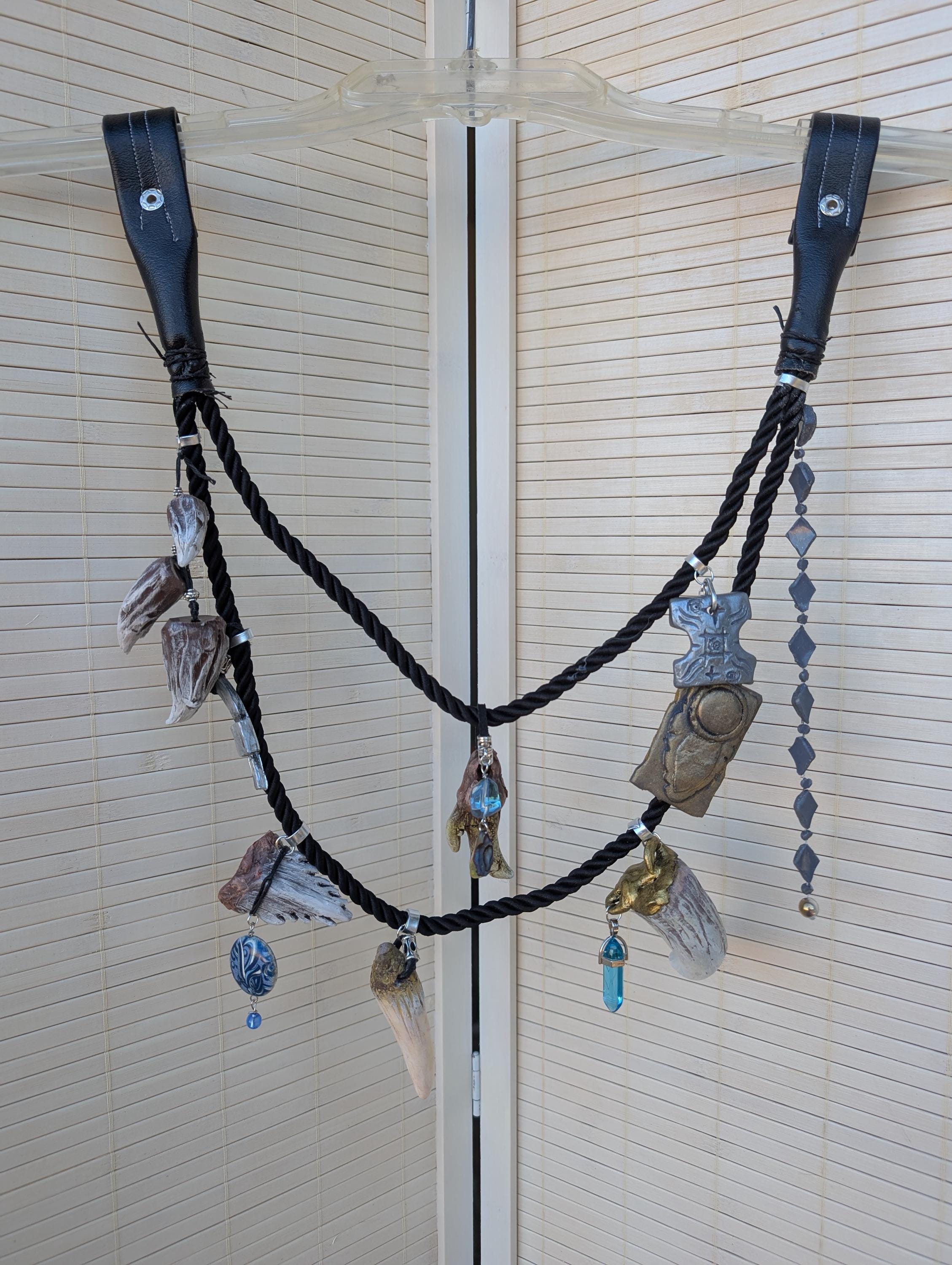 Trophy Rope Belt (Teeth, Claws & Props)