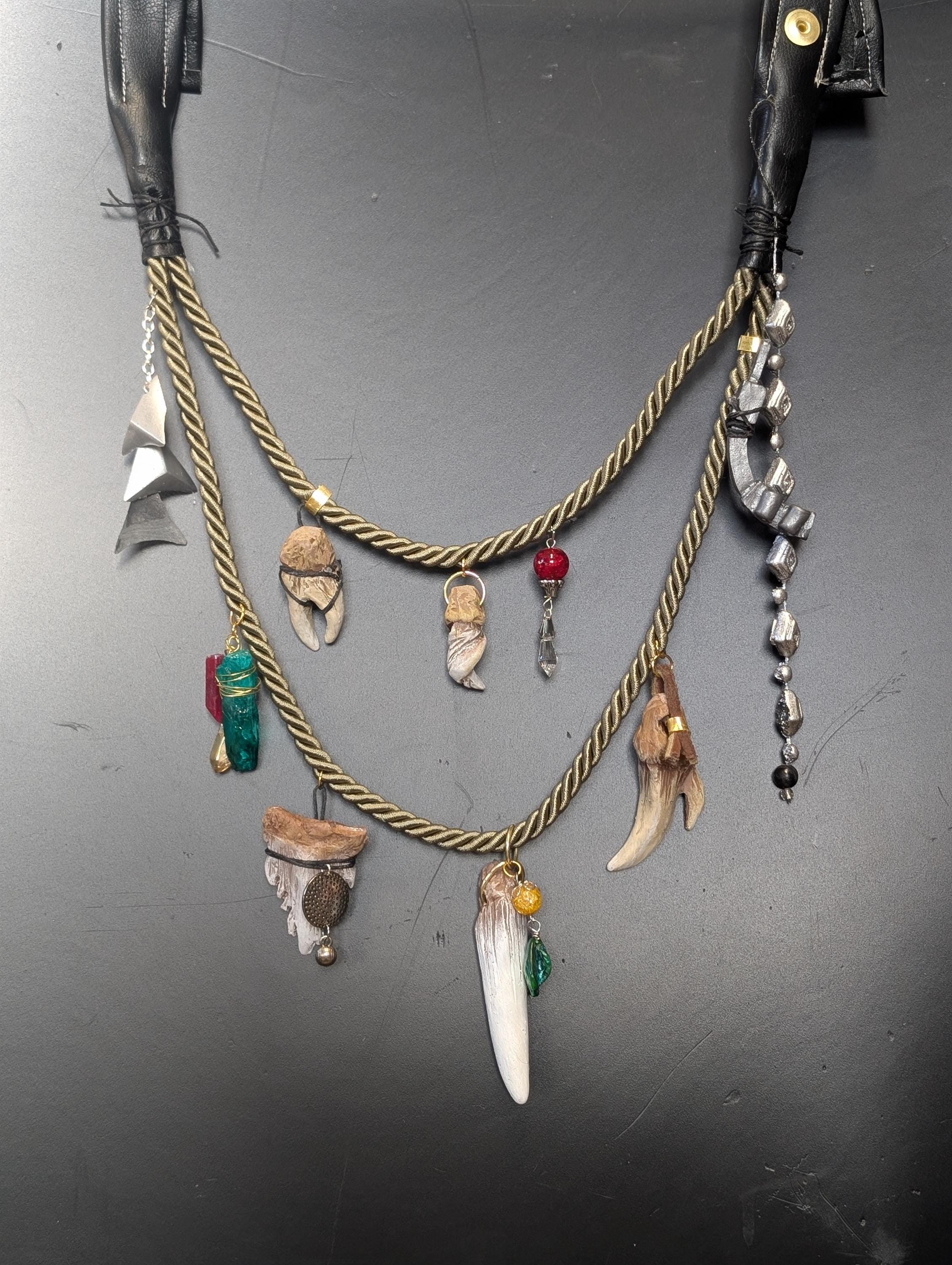 Trophy Rope Belt (Teeth, Claws & Props)