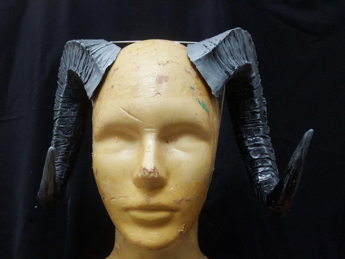 Large Ram Horns (Pair)