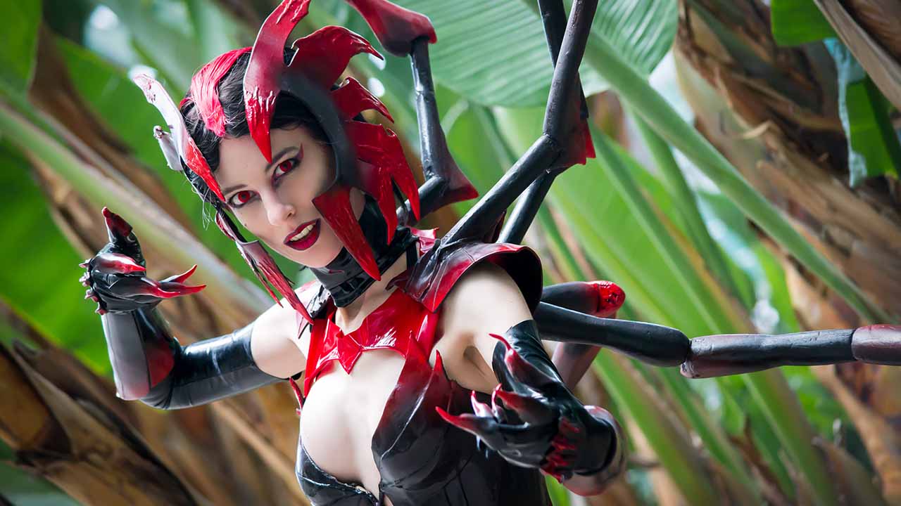 Amber Brite cosplaying Elise from League of Legends